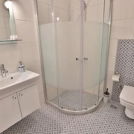 Otel Emre 10oda 2*